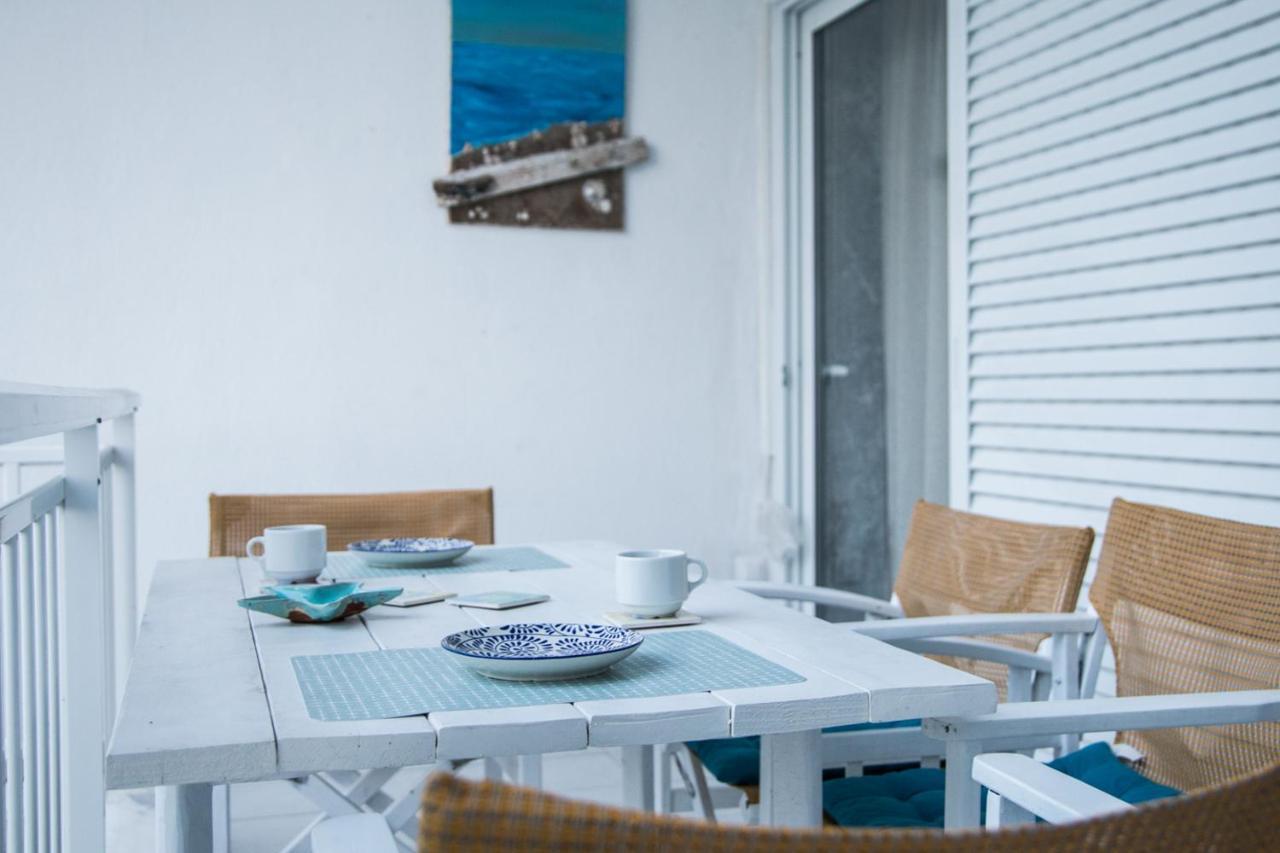 Grey Theros Apartments Paralia Dionysiou Exterior photo