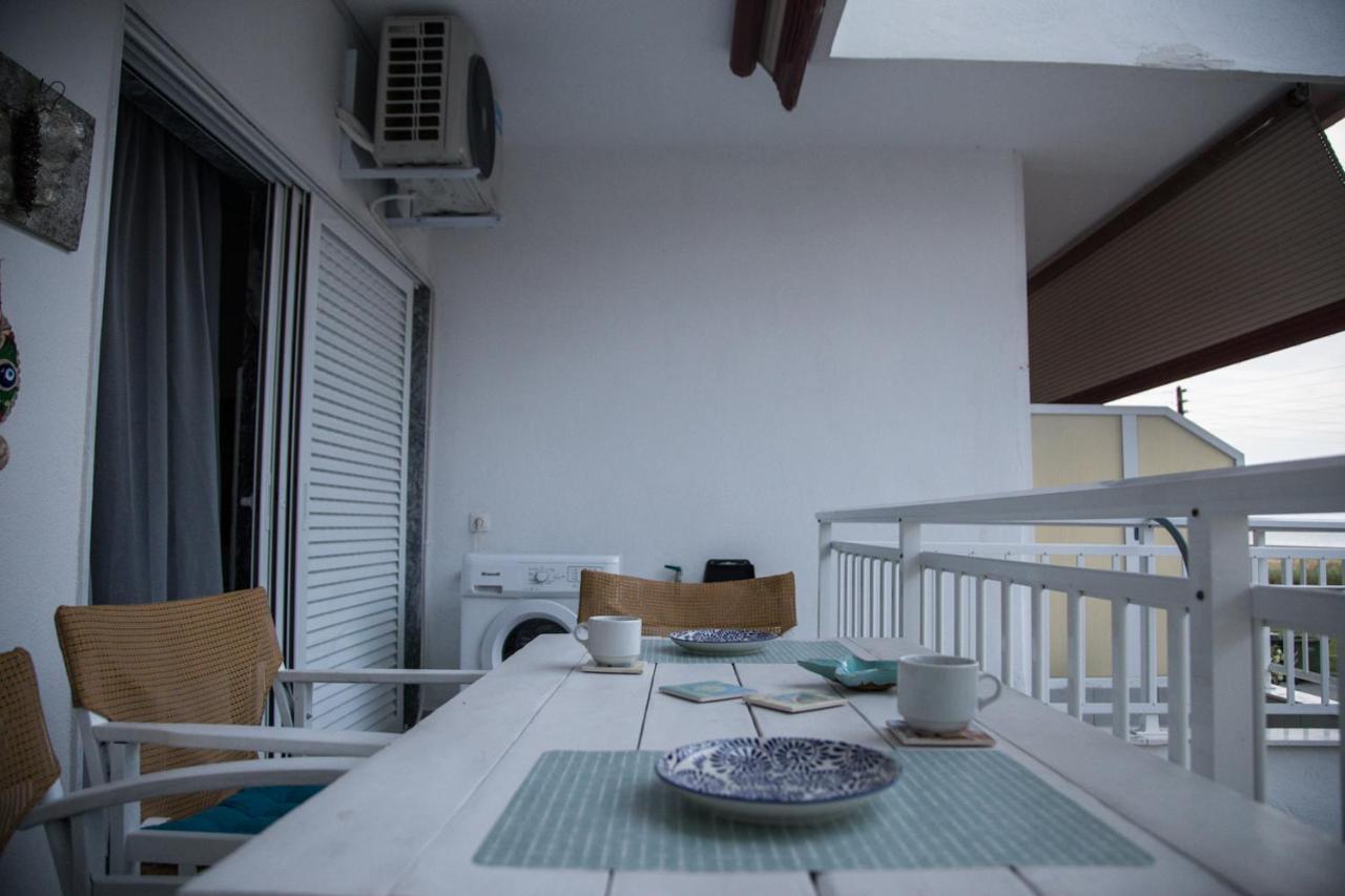 Grey Theros Apartments Paralia Dionysiou Exterior photo