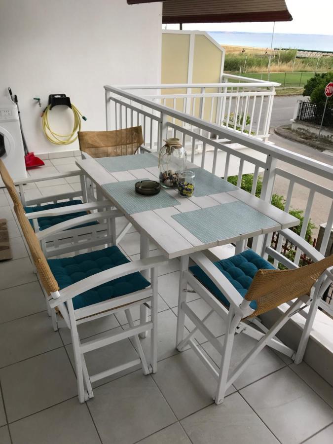 Grey Theros Apartments Paralia Dionysiou Exterior photo